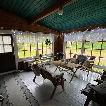 Cozy Cottage On Lake בית נופש Kyyjarvi