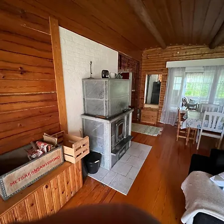 Cozy Cottage On Lake בית נופש