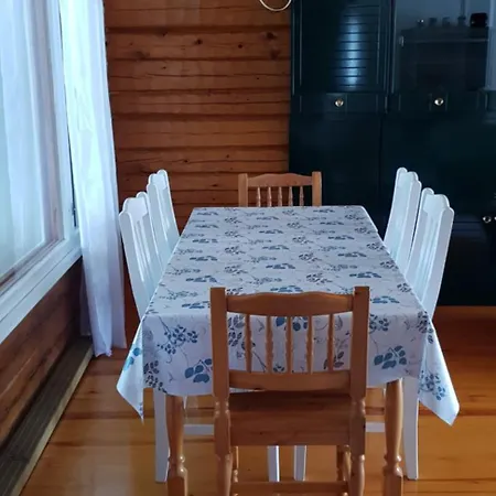 Cozy Cottage On Lake בית נופש *